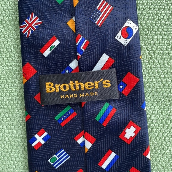 World Flags Tie - “World Flags” NWOT by Brother’s - Picture 4 of 4